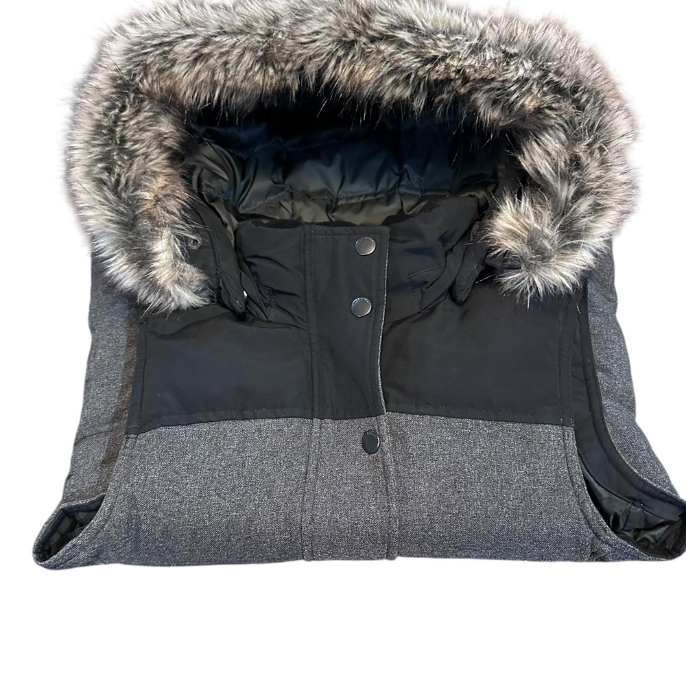 Eddie Bauer Women’s Small Down Puffer Vest Faux Fur Removable Hood Zip Pockets